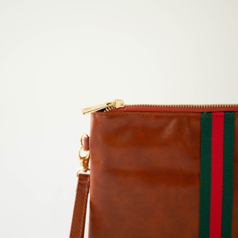 NWT Faux Leather Wristlet Clutch Bag - Picture 3 of 3